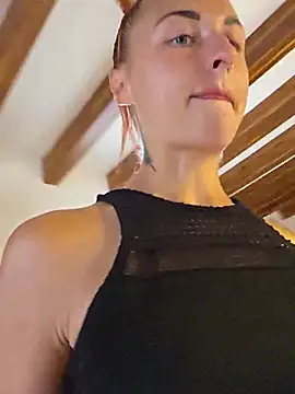 kylie_blck live cam on StripChat