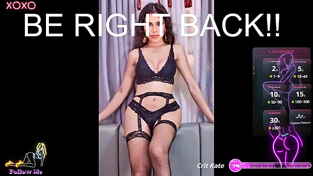 izabella_moore live cam on StripChat