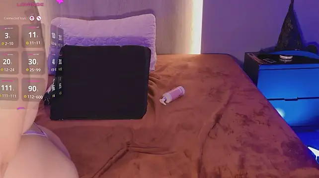 emmajohnss live cam on StripChat