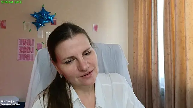Mirabelle_Velvet live cam preview