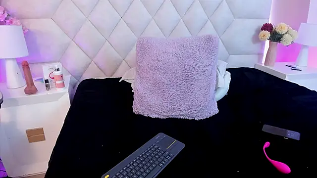 Chloe__fox_ live cam on StripChat