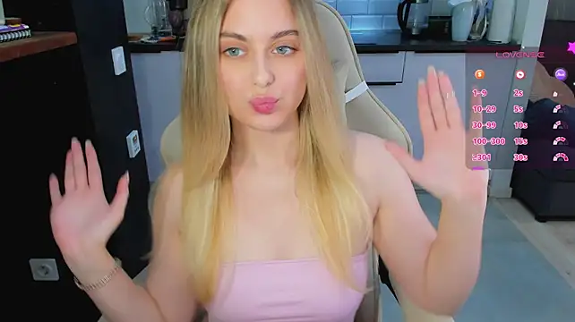 blonde_kellyy live cam preview