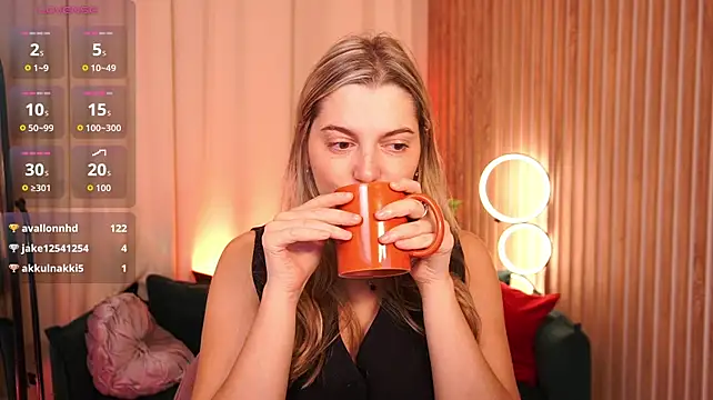 LucreciaStorm live cam preview