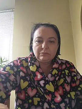 EmmaEmmy40 live cam preview