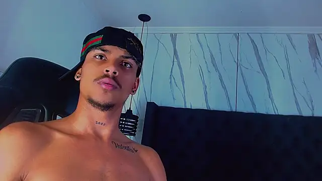 Angel_foxc13 live cam preview