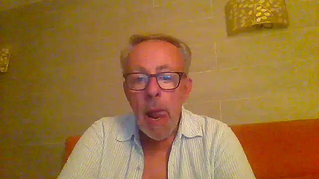 tuggy59 (M grandpa) - cumming with my vibrator