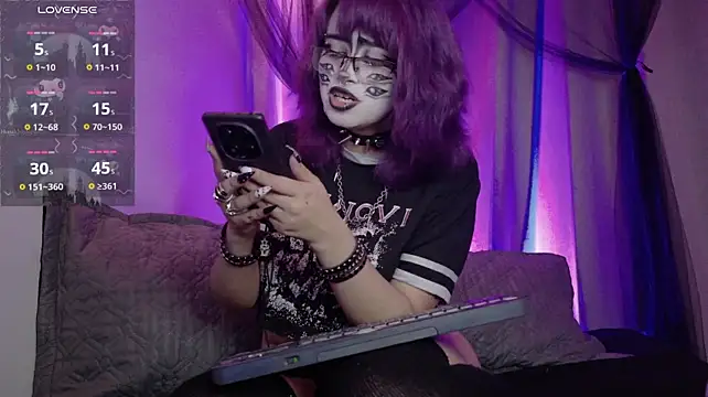 Navier__ live cam on StripChat