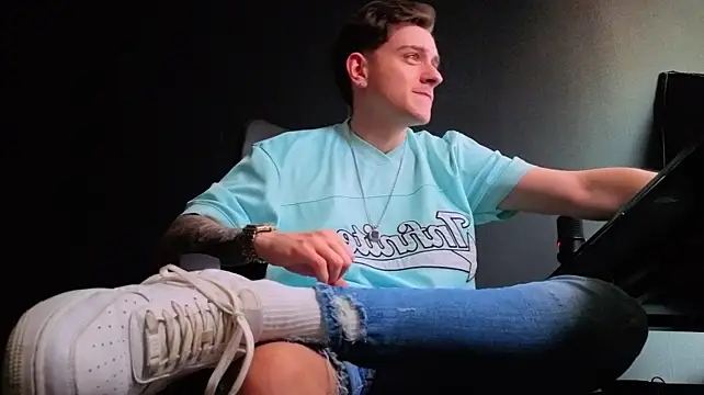 FelixStarkk live cam on StripChat