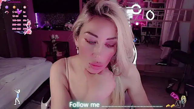 AnnieGOld white cam preview
