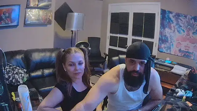 BigDaddyFreakyFrog live cam on StripChat