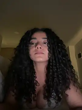Live webcam show with Curlyierr - Interactive Lovense toys available