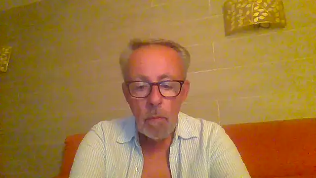 tuggy59 live cam on StripChat