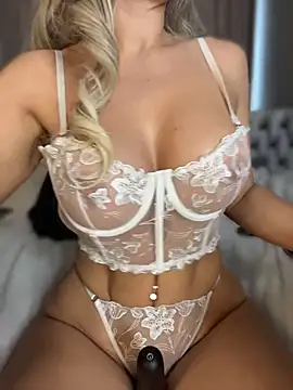PinaColaBoom live cam preview
