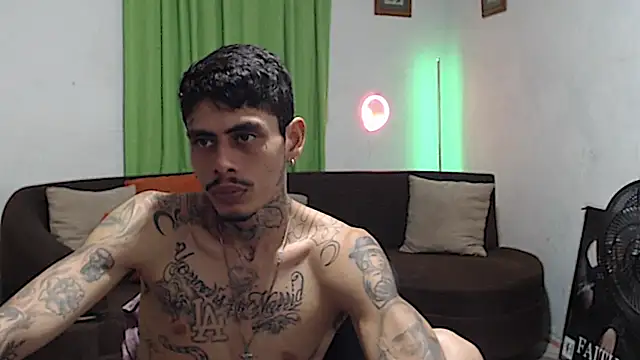 alpha_zom live cam on StripChat