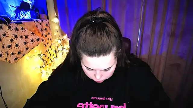 Emily_Mo