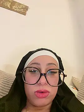 queenlo_xxx webcam