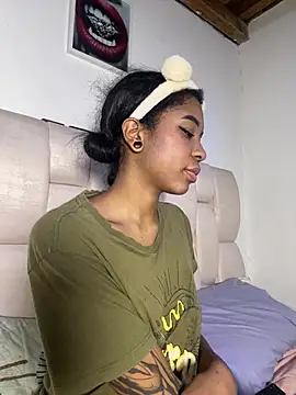 Zaira_Rose_ live cam on StripChat