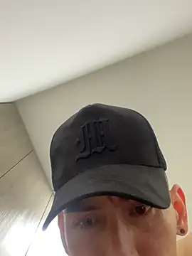 jhonatanhotx live cam preview