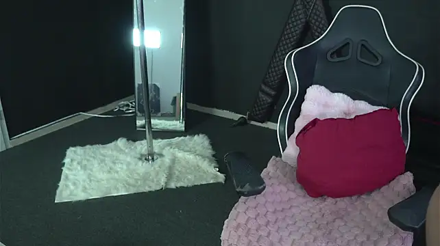 ReevesKenzie live cam preview