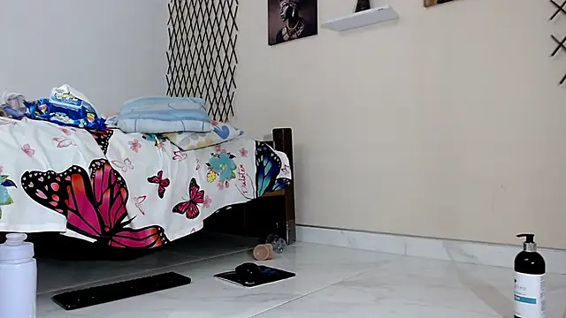44strawberrygirl live cam preview