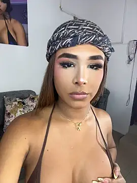 HottSalomee live cam on StripChat
