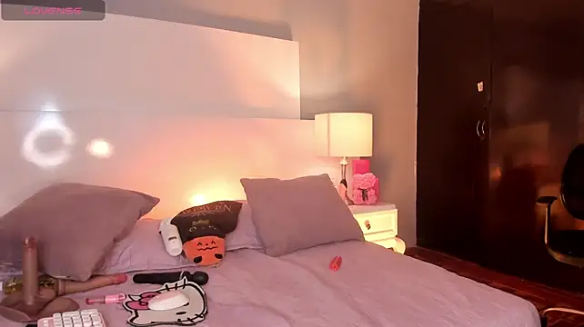 Emily_robertss1 live cam preview