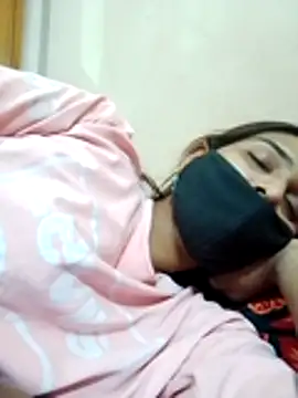 hotgirl-20 live cam preview