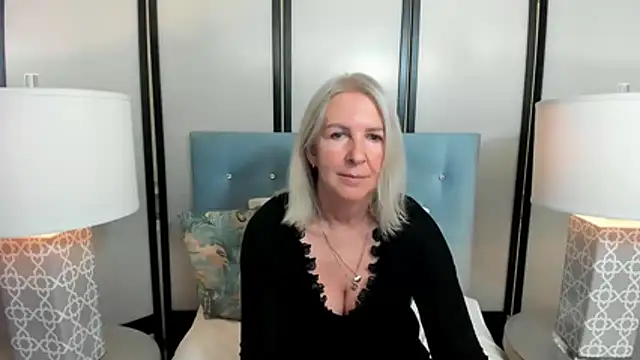 EricaTop live cam preview