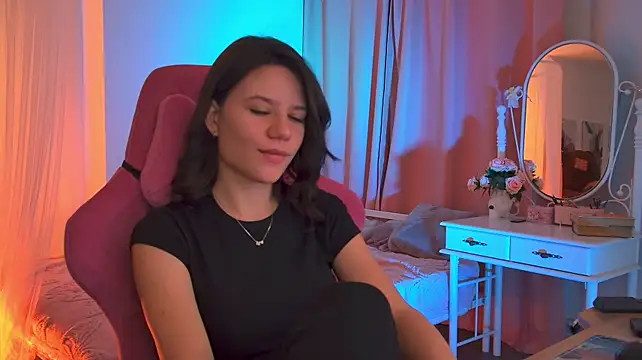 KataraRaven live cam on StripChat