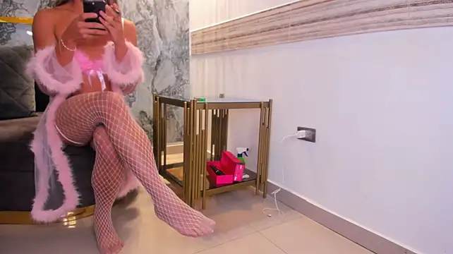 Sophi_Johnson live cam preview