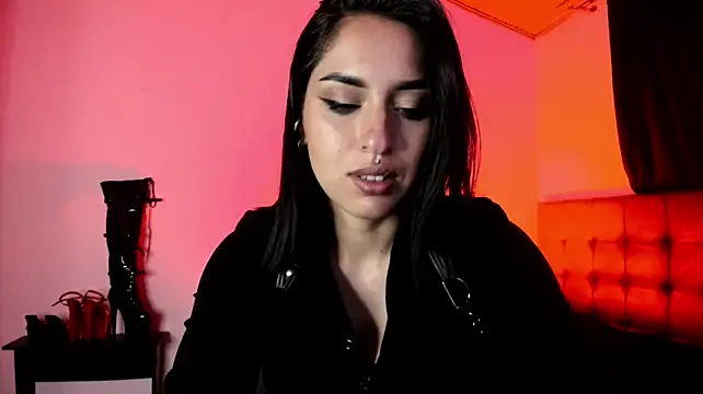 MistressVenena live cam preview