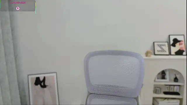 Lynne-1 live cam preview