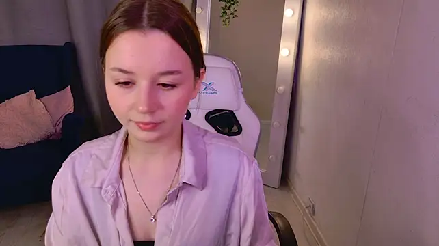 RileyBloomss live cam preview