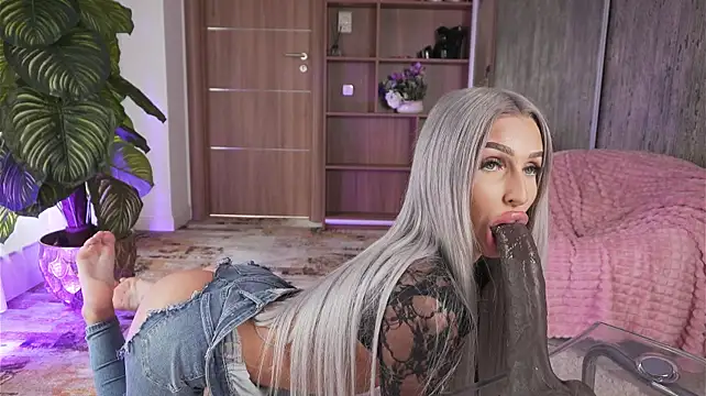 ArianaXO_