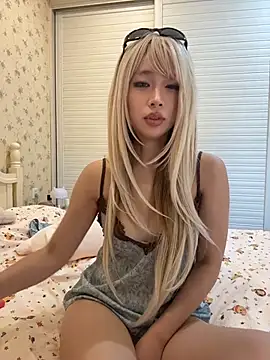 xiaozz-001 live cam on StripChat