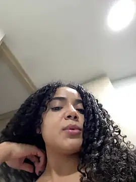 Curlyierr live cam on StripChat