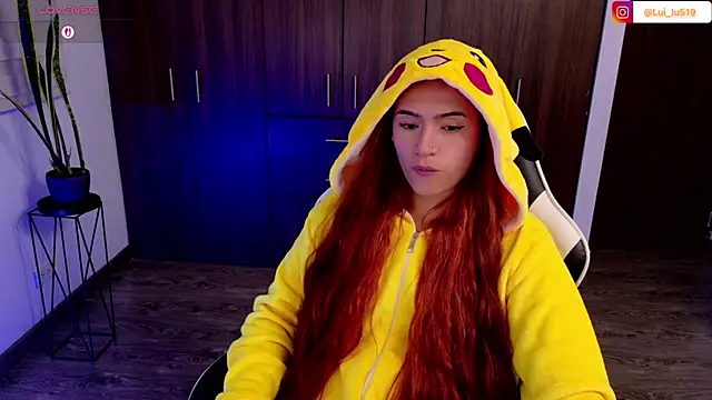 ImLui_lu live cam on StripChat