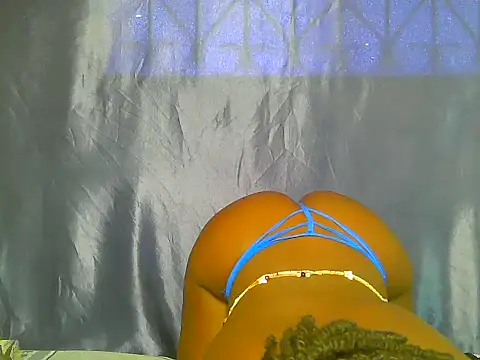 Queen_beautyy live cam on StripChat