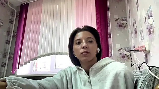 CherishArters live cam on StripChat