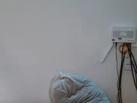 Slim_tea12 live cam preview