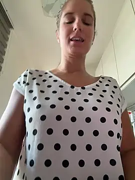 jennifer11772 live cam preview