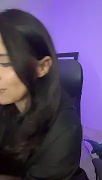 HollyPeachh