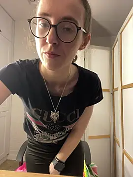 MartiniiSelenna live cam on StripChat