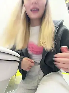 -MiaKitty