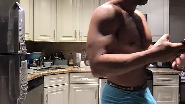 BigGuyMuscle live cam on StripChat