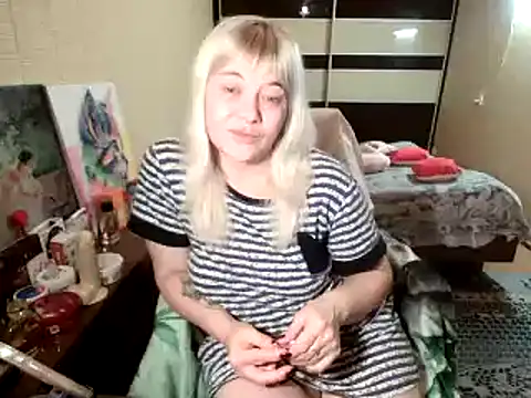 Lia_Laguna77