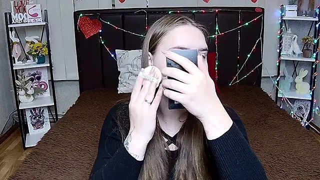 LauraHlot