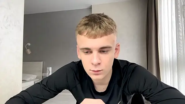 SoloFury live cam preview
