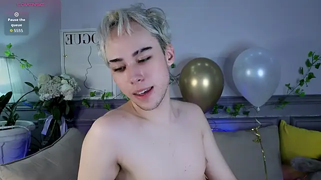 Yan_Cat on Stripchat