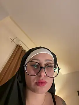queenlo_xxx webcam